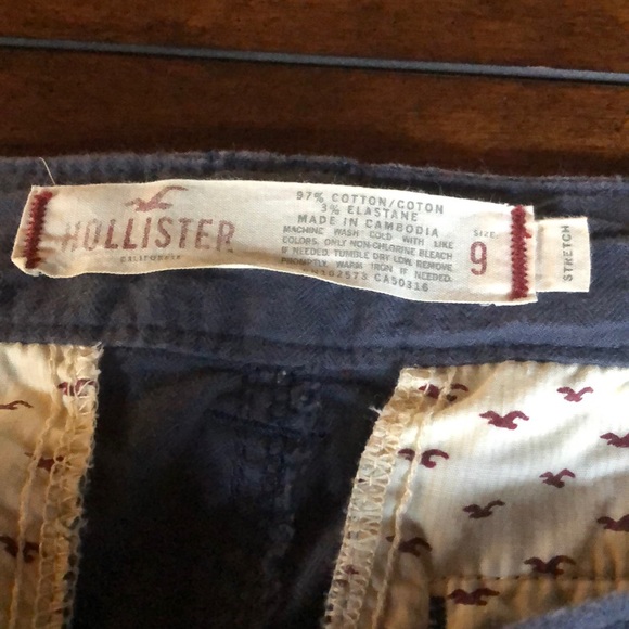 Hollister size 9 navy Bermuda shorts - Picture 3 of 3